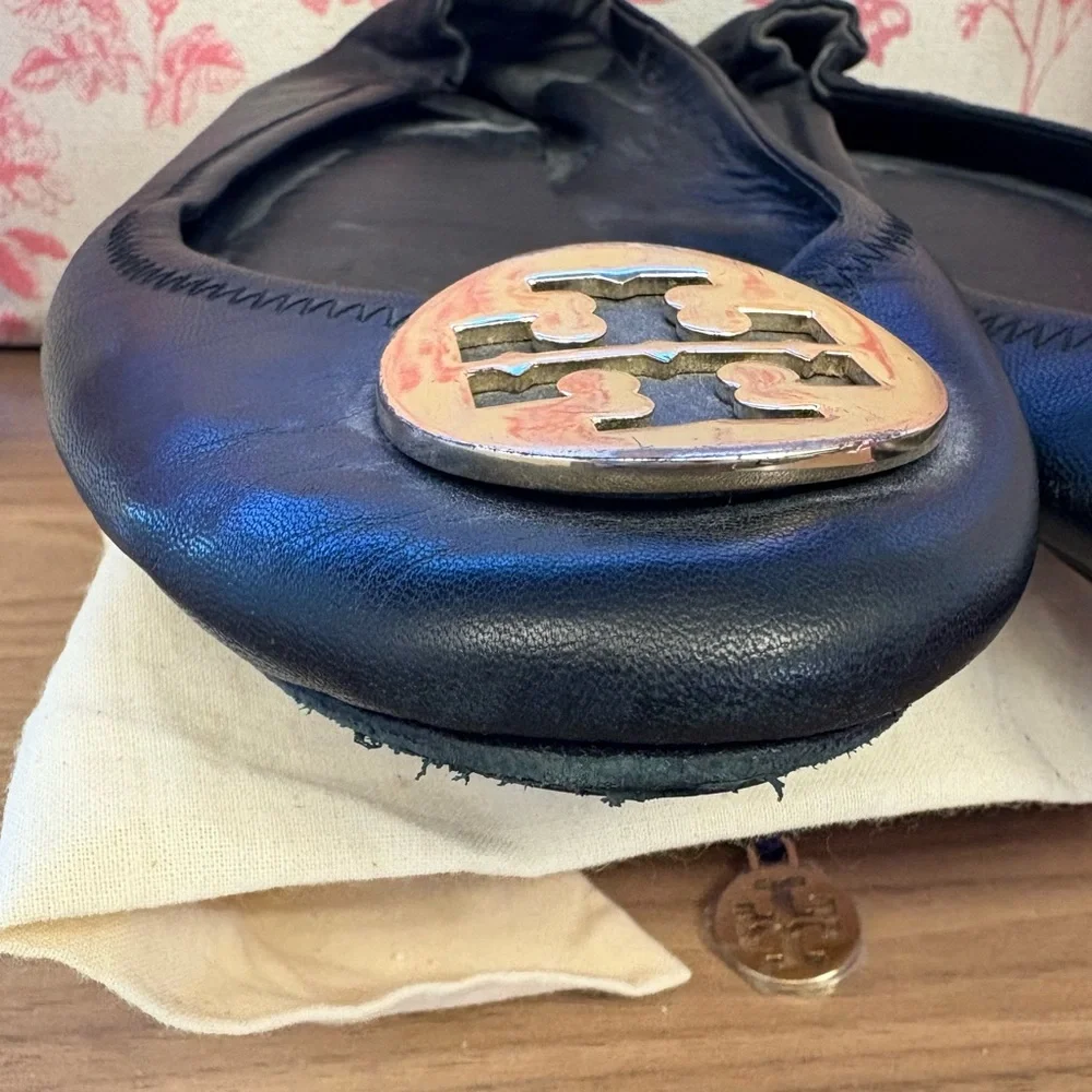 Tory Burch Black Leather Flats with Gold Logo - Picture 8 of 12